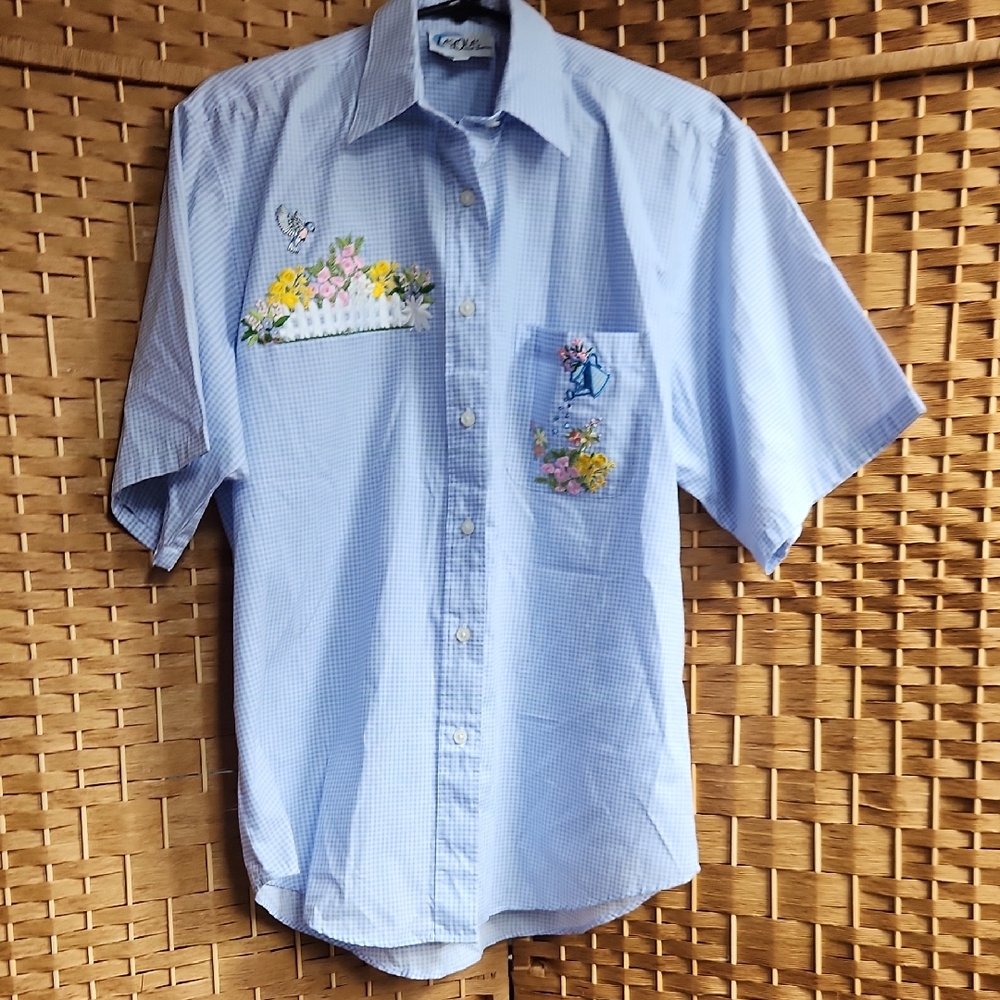 Las OLAS, Women's Vintage Blue Floral Embroidered Shortsleeve Lightweight Shirt